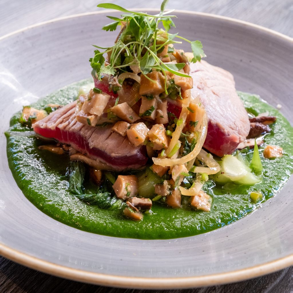 アヒ（マグロ）の炙り焼き